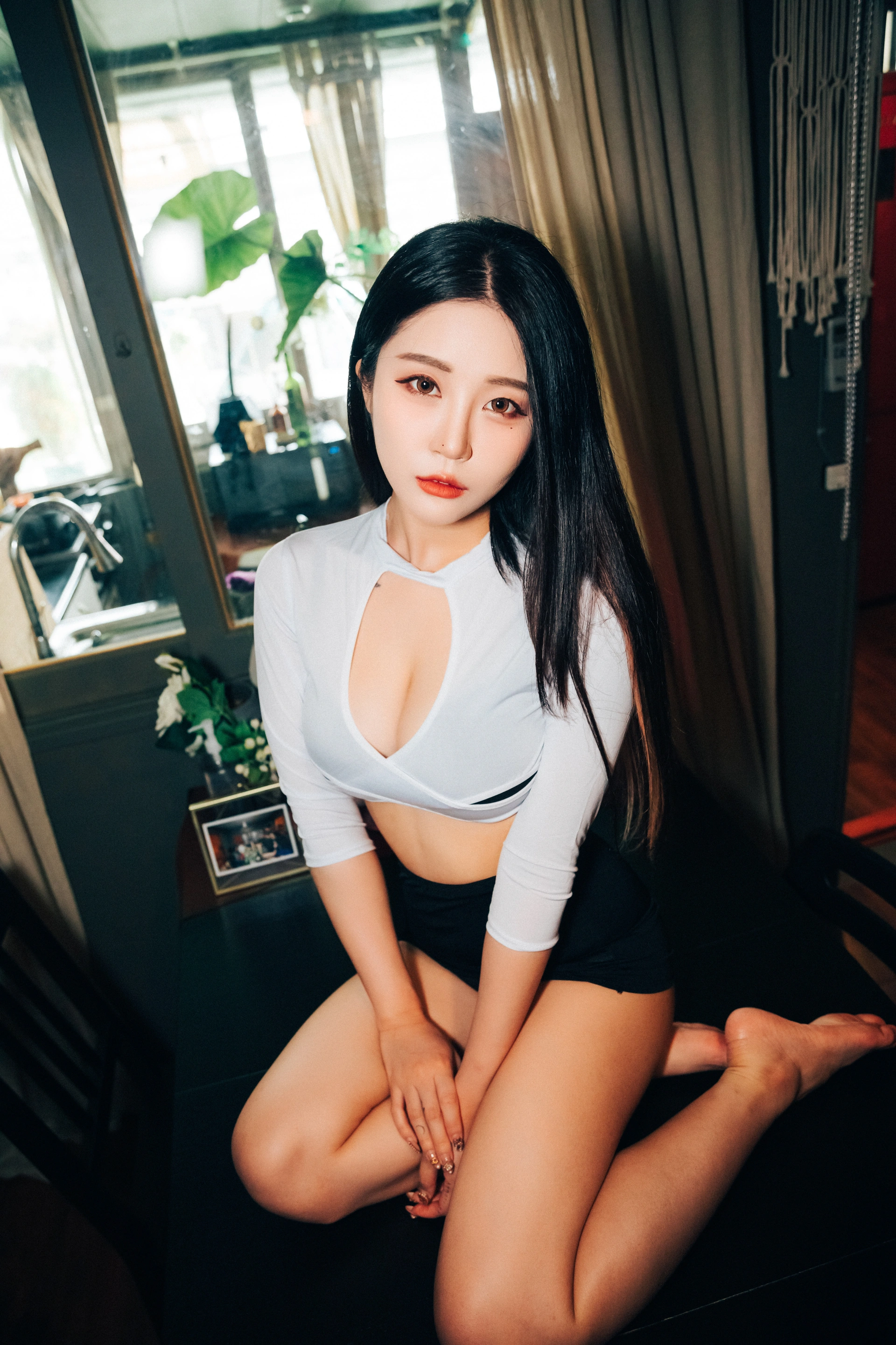 Bomi (보미) - NO.05 [LOOZY] Roomate 1